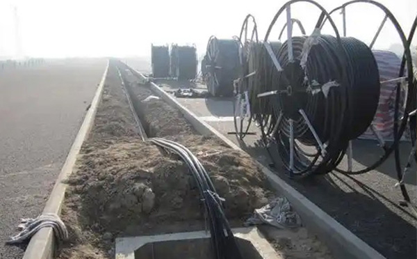 现代通信网络建设指南：安定光缆施工全流程技术解析与质量控制